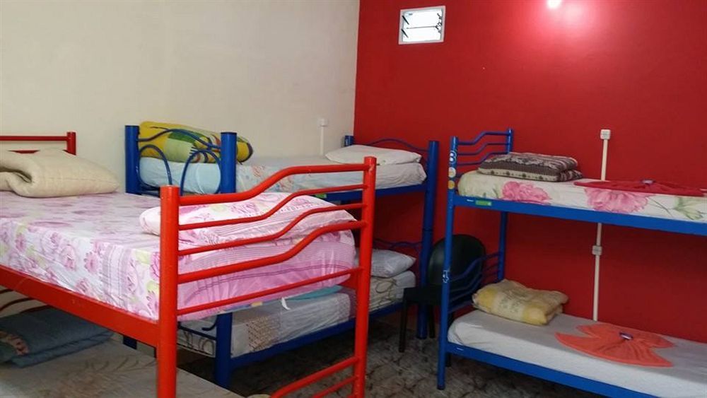 Residencial Noelia Hostel Puerto Iguazú Exteriör bild