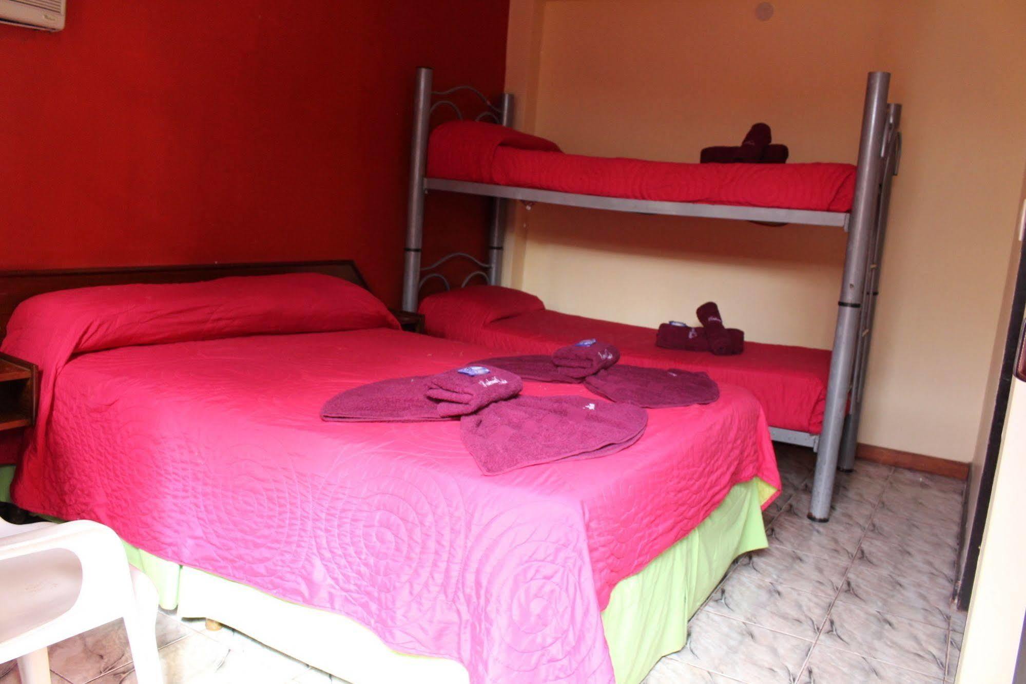 Residencial Noelia Hostel Puerto Iguazú Exteriör bild