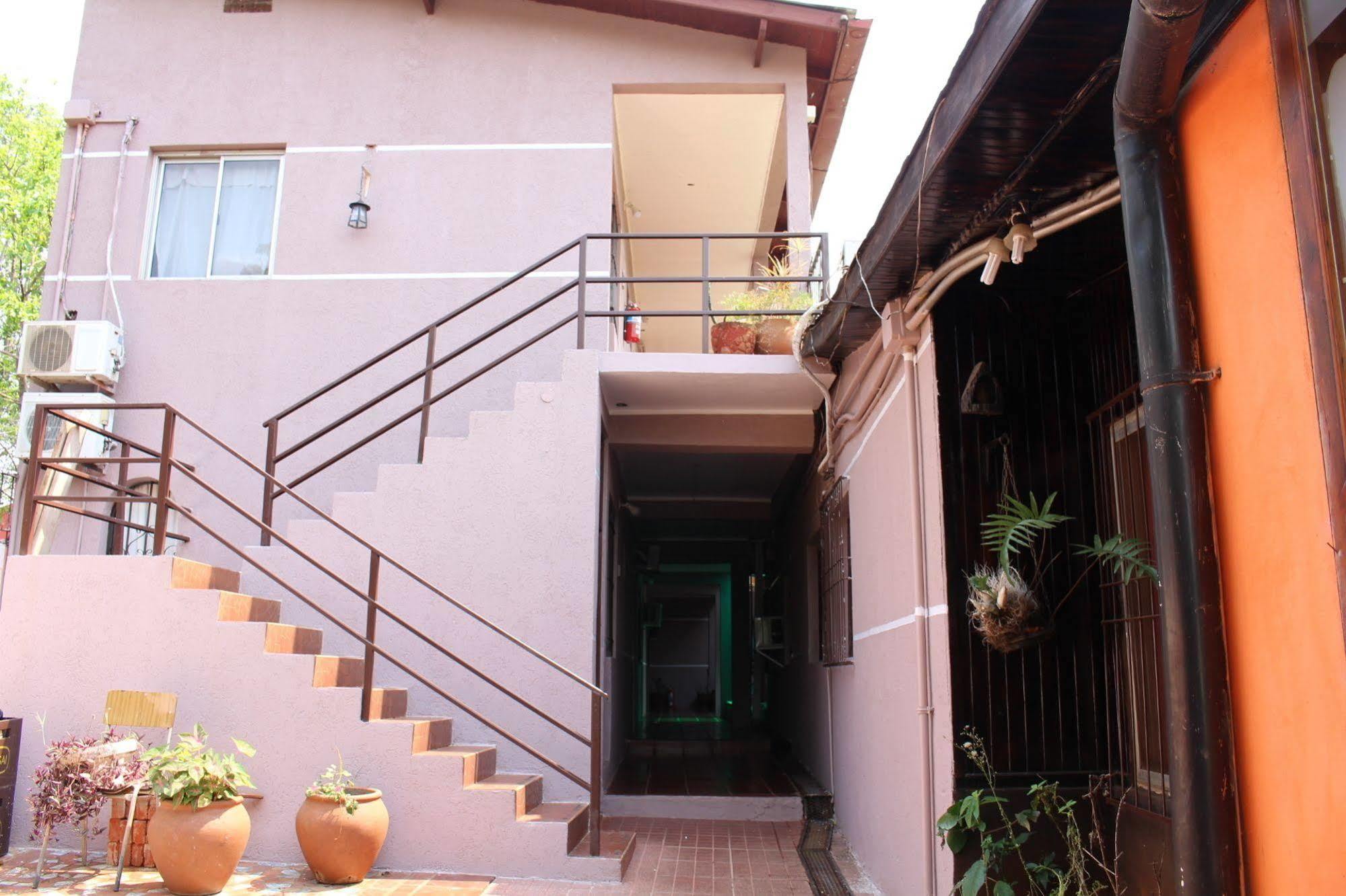 Residencial Noelia Hostel Puerto Iguazú Exteriör bild