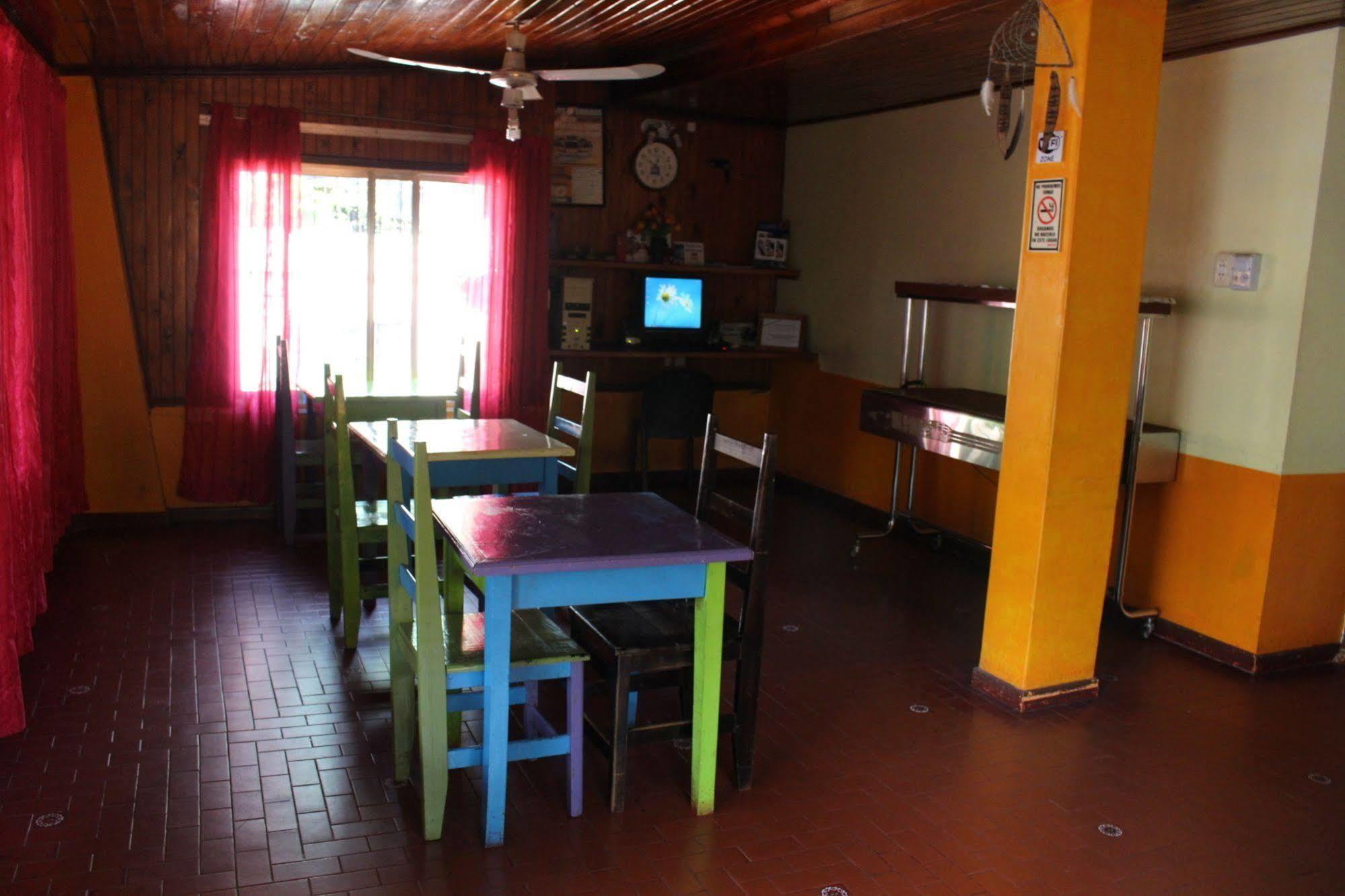 Residencial Noelia Hostel Puerto Iguazú Exteriör bild