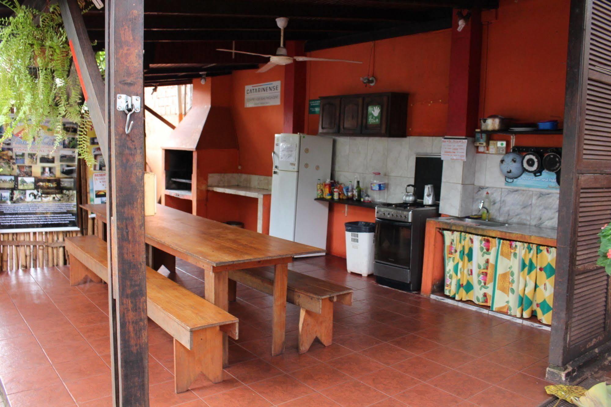Residencial Noelia Hostel Puerto Iguazú Exteriör bild