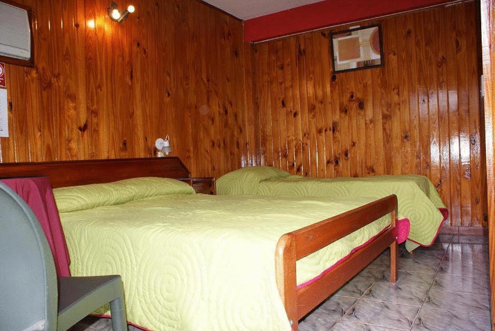 Residencial Noelia Hostel Puerto Iguazú Exteriör bild