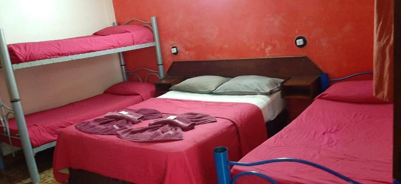Residencial Noelia Hostel Puerto Iguazú Exteriör bild